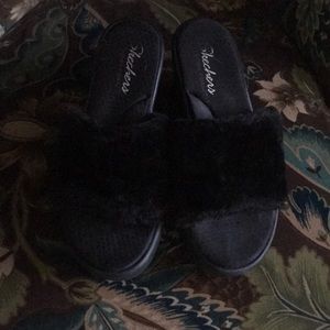 Skechers slipper slides rubber sole 7.5